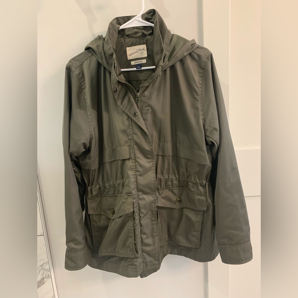 Women’s Universal Thread water resistant jacket with good